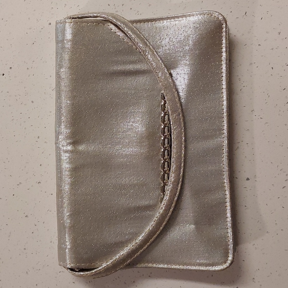 Metallic clutch